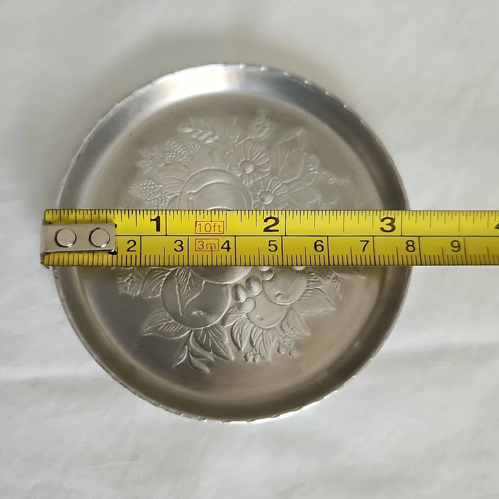 Vintage aluminum small trays and coasters. Fruit design - Picture 7 of 9